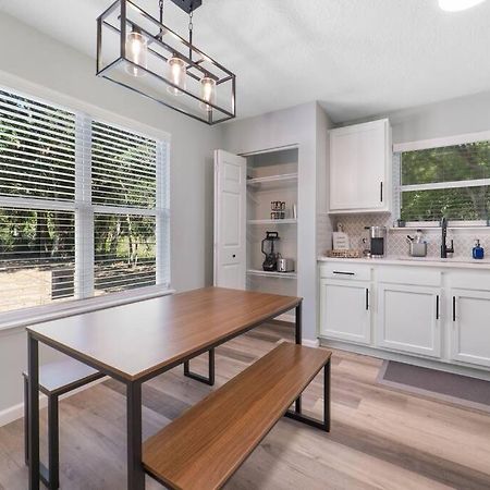 New Modern Bungalow Close To Downtown! Fully Fenced Yard سانت أوغيستين المظهر الخارجي الصورة