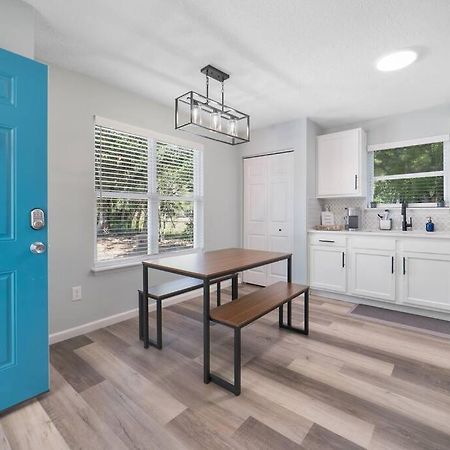 New Modern Bungalow Close To Downtown! Fully Fenced Yard سانت أوغيستين المظهر الخارجي الصورة