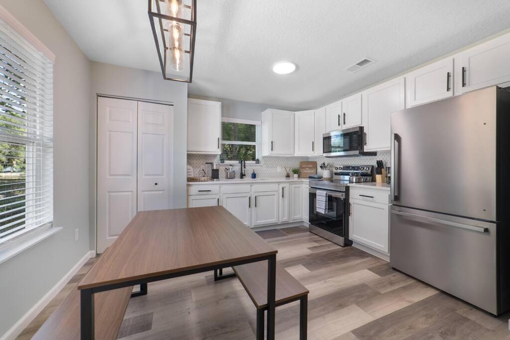 New Modern Bungalow Close To Downtown! Fully Fenced Yard سانت أوغيستين المظهر الخارجي الصورة