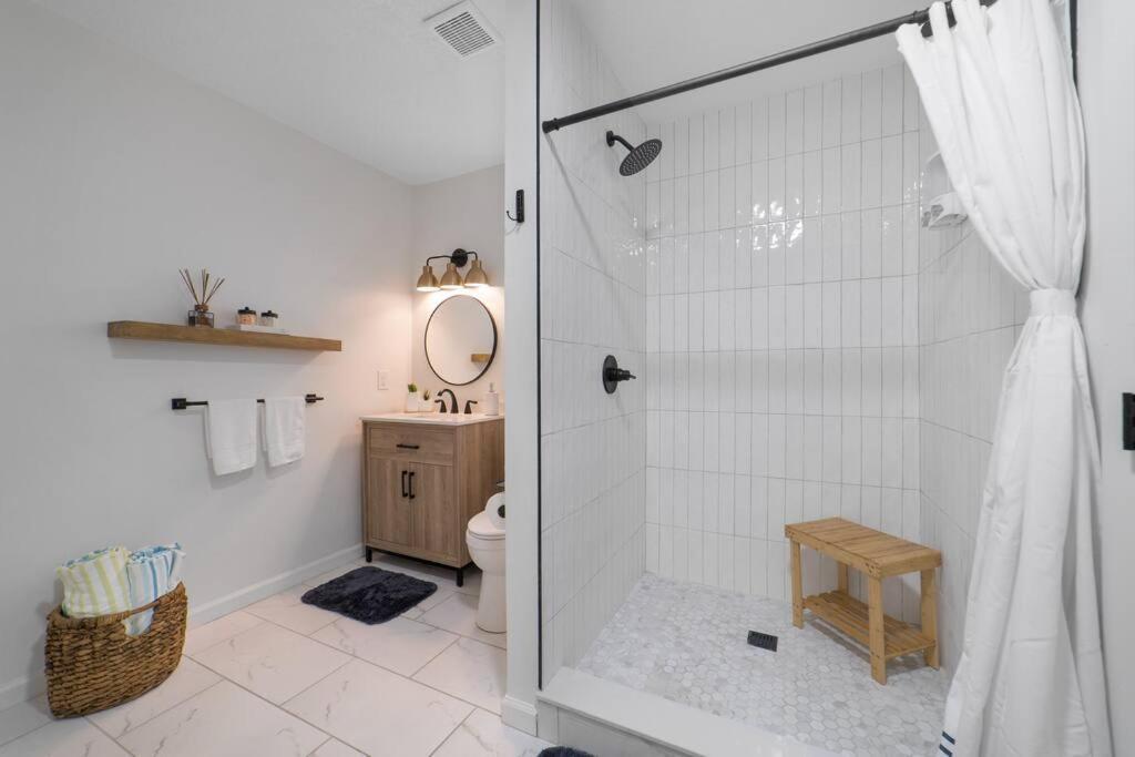 New Modern Bungalow Close To Downtown! Fully Fenced Yard سانت أوغيستين المظهر الخارجي الصورة