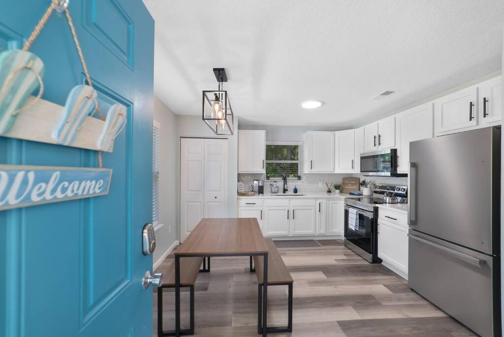 New Modern Bungalow Close To Downtown! Fully Fenced Yard سانت أوغيستين المظهر الخارجي الصورة